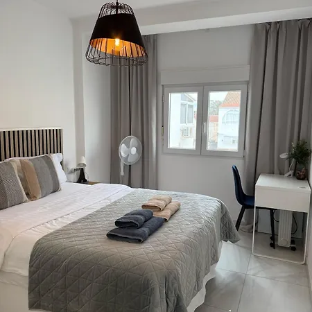 Charming With Year-round Pool & Near Sea *